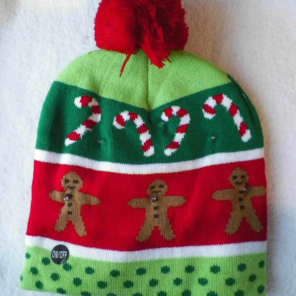 🎄HOST PICK🎄 ADULT Light Up Gingerbread Man Pompom Hat - Picture 4 of 4
